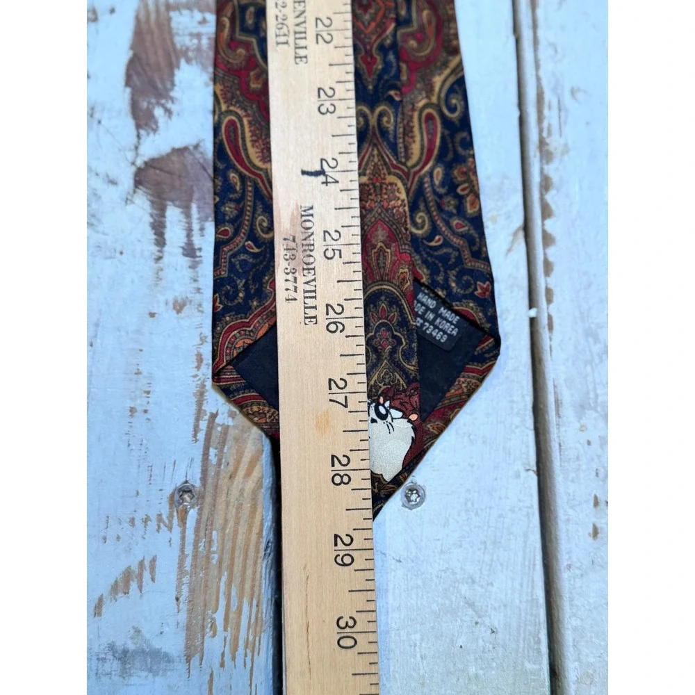 Vintage 1993 Looney Tunes Characters Mania Paisley Print 100% Silk Made in Korea
